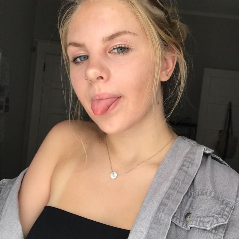 Meet your Posher, Emma